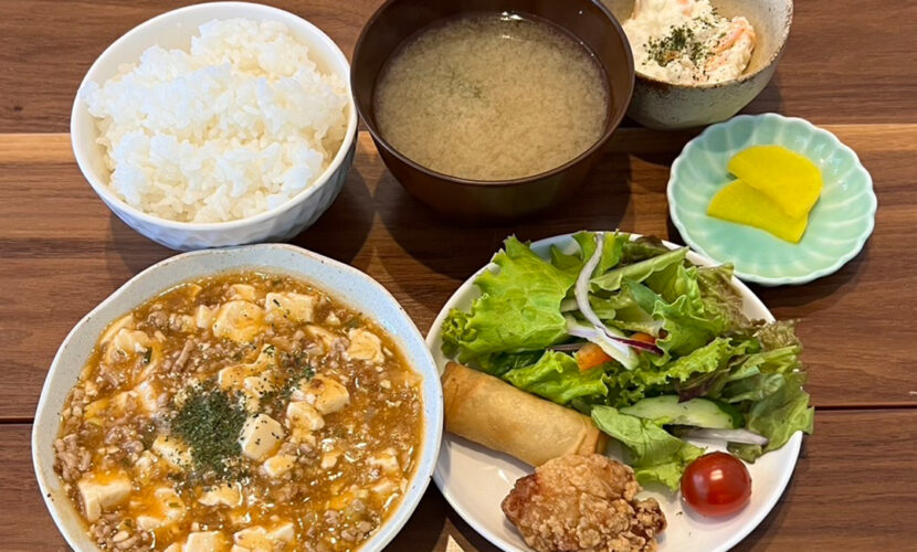 麻婆豆腐定食。富山県砺波市の定食・居酒屋サンタス食堂のフードメニュー。