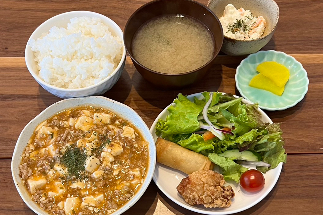 麻婆豆腐定食。富山県砺波市の定食・居酒屋サンタス食堂のフードメニュー。