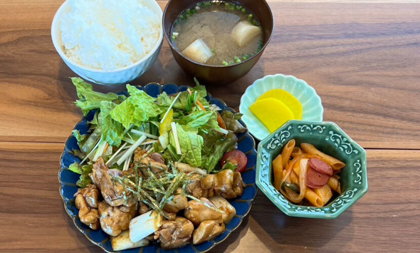 焼き鳥風定食。富山県砺波市の定食・居酒屋サンタス食堂のフードメニュー。