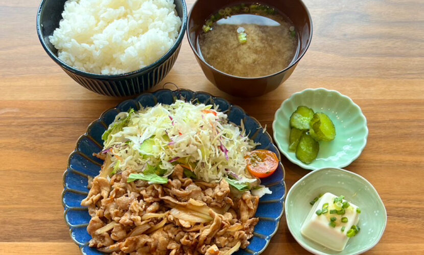 豚の生姜焼き定食。富山県砺波市の定食・居酒屋サンタス食堂のフードメニュー。