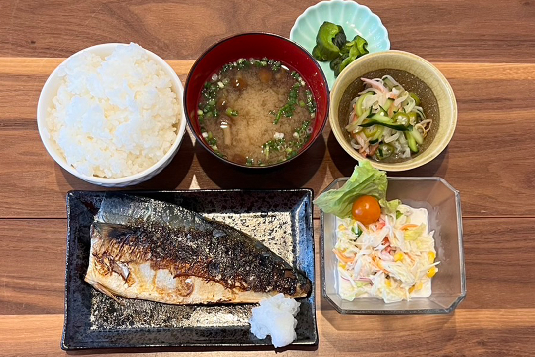 サバの塩焼き定食。富山県砺波市の定食・居酒屋サンタス食堂のフードメニュー。